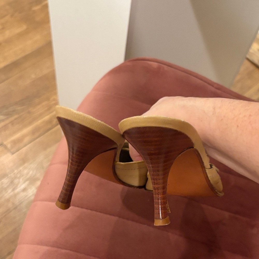 Stuart Weitzman Tan Mules with Tortoise Shell Detail - Picture 5 of 8
